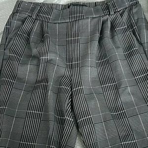 patterned pants with pockets